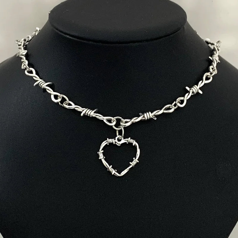 Small Wire Brambles Iron Heart Choker Necklace Women Hip-Hop Gothic Punk Style Barbed Wire Little Thorns Chain Choker Gifts