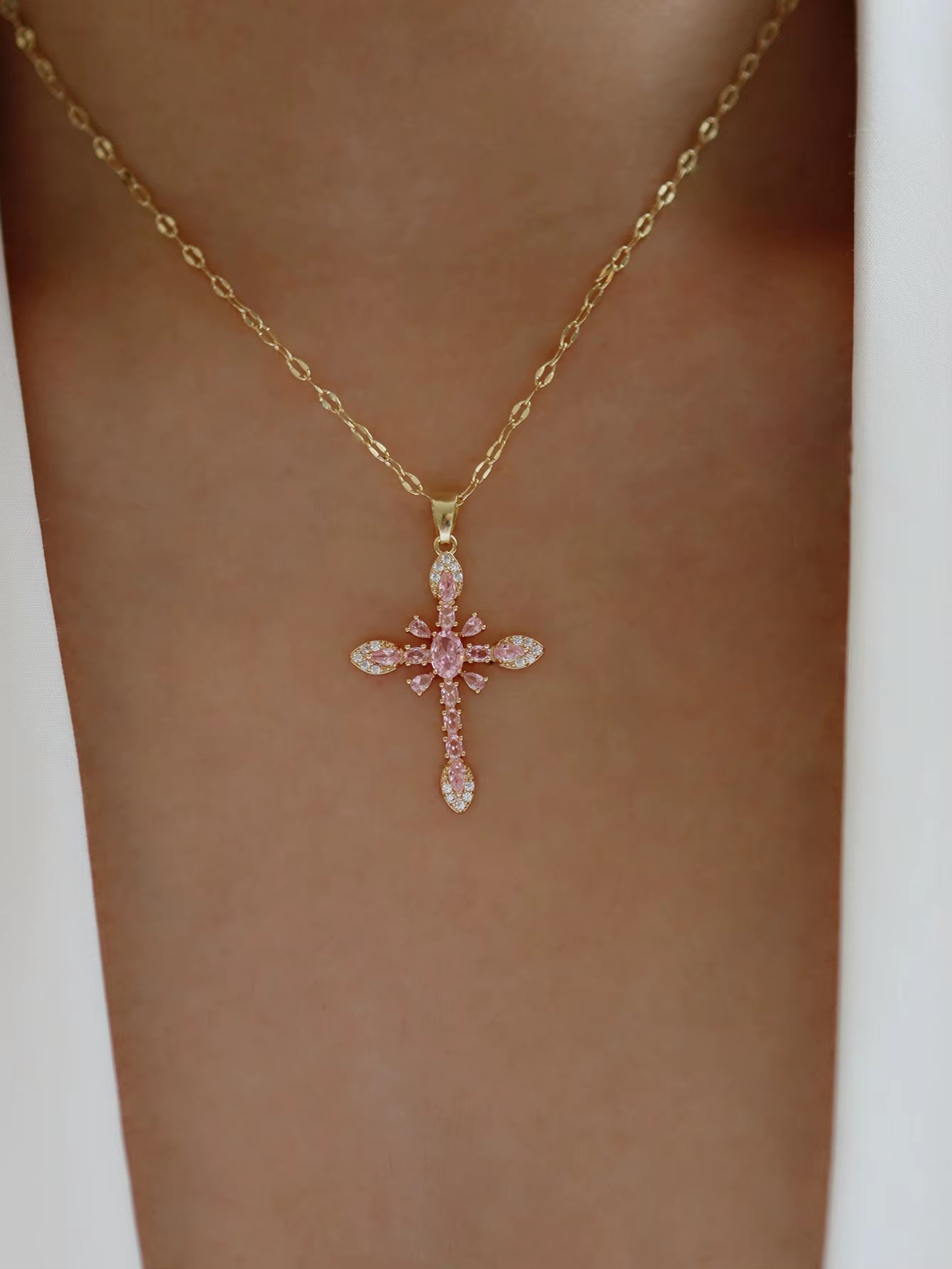 Fashion New Zircon Inlaid Cross Necklace Pendant Jewelry for Women Gold Color Long Clavicle Chain Necklaces
