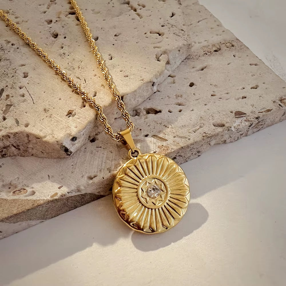 Vintage Glossy Gold Plated Hammered Irregular Pendant Neckalce for Women Moon Star Stainless Steel Twist Chain Necklaces Jewelry