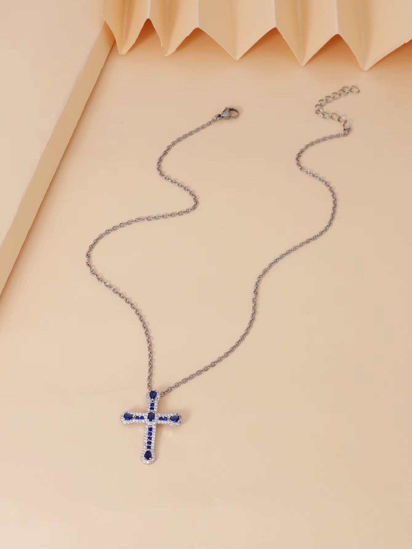 Fashion New Zircon Inlaid Cross Necklace Pendant Jewelry for Women Gold Color Long Clavicle Chain Necklaces